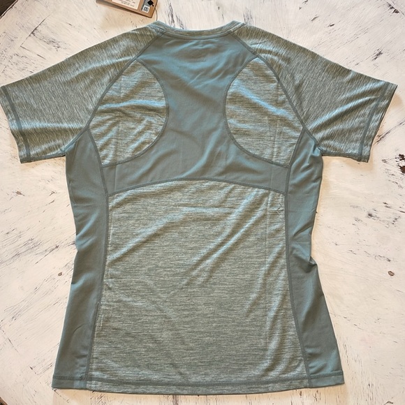 NEW Women’s Umbro Athletic Shirt - Picture 6 of 6